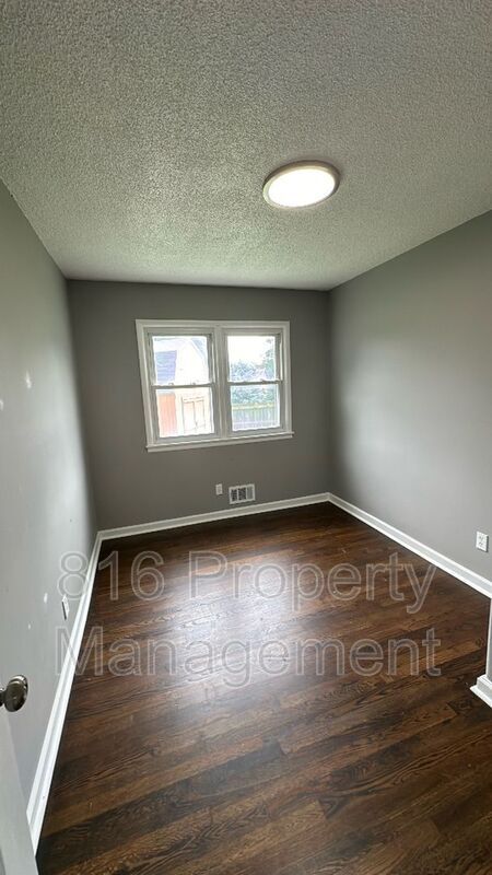 Building Photo - 13217 E 39th St South