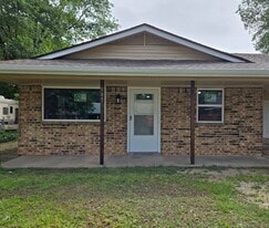 Building Photo - 507 N Roosevelt Ave