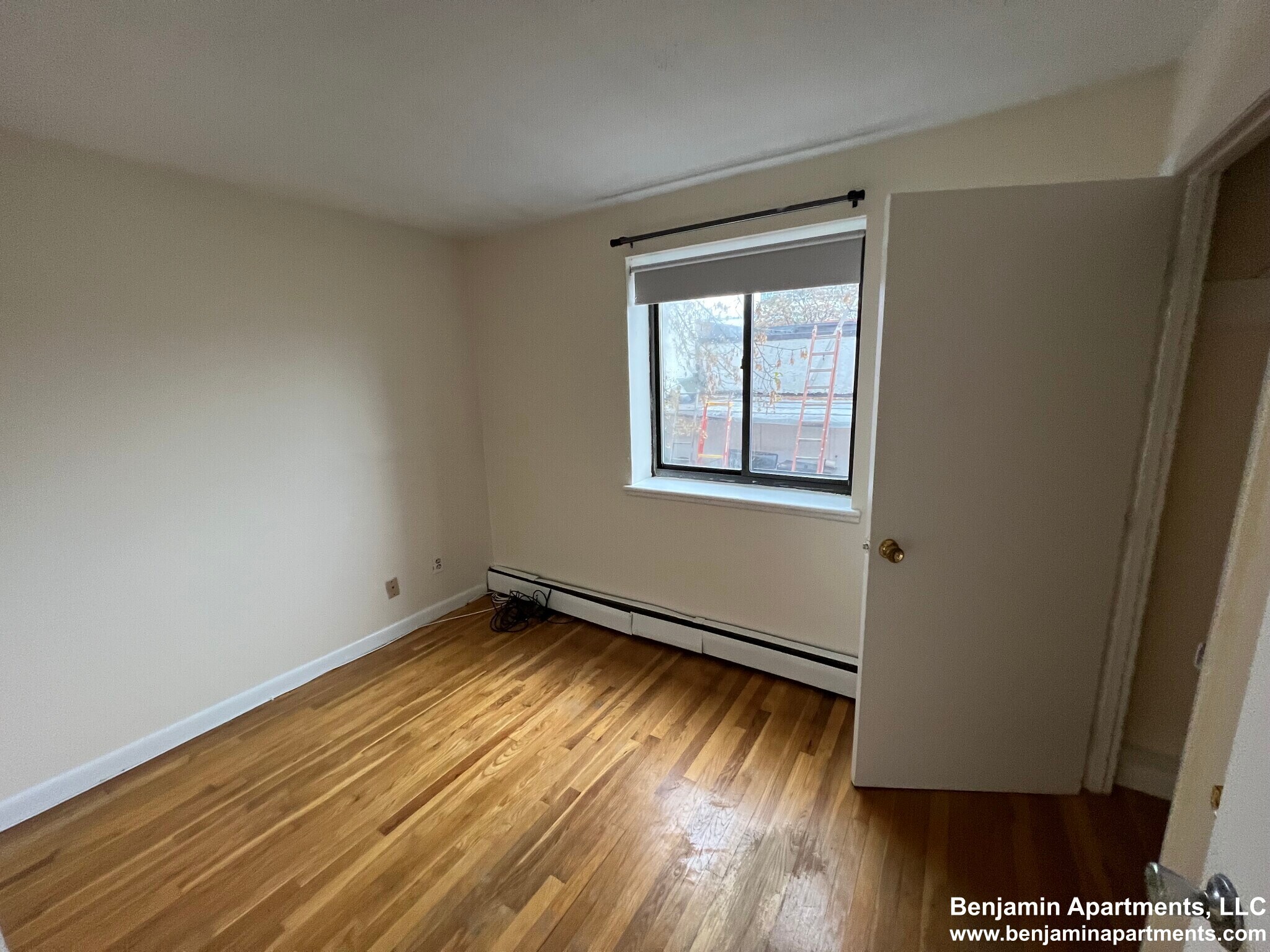 Building Photo - 122 Dustin St