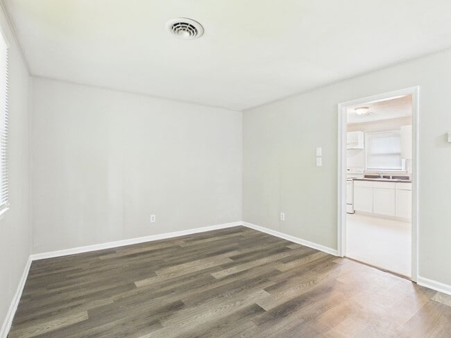 Building Photo - 838 S Jones St