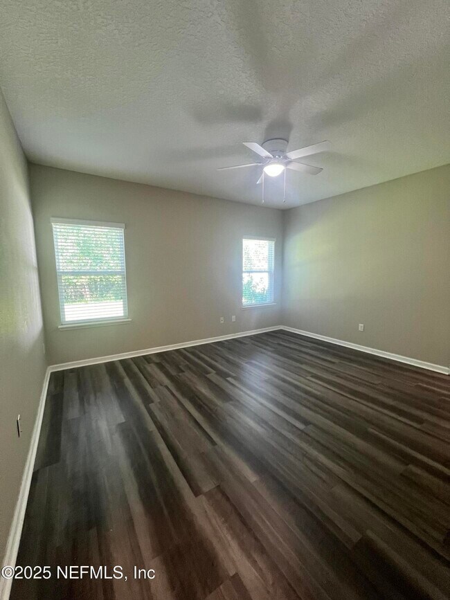 Building Photo - 15825 Stedman Lake Dr