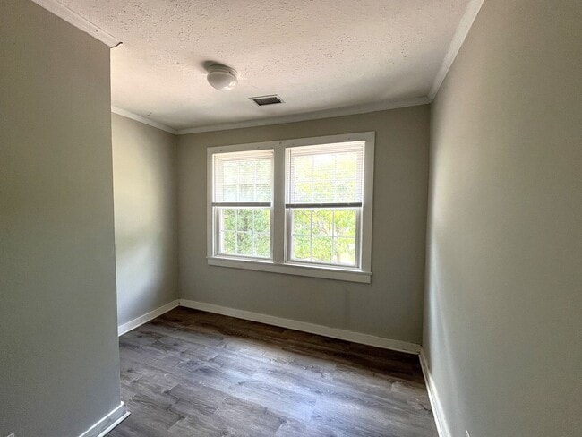 Building Photo - Excellent Location Near Old Hickory Lake