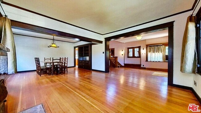 Building Photo - 216 Mt Washington Dr