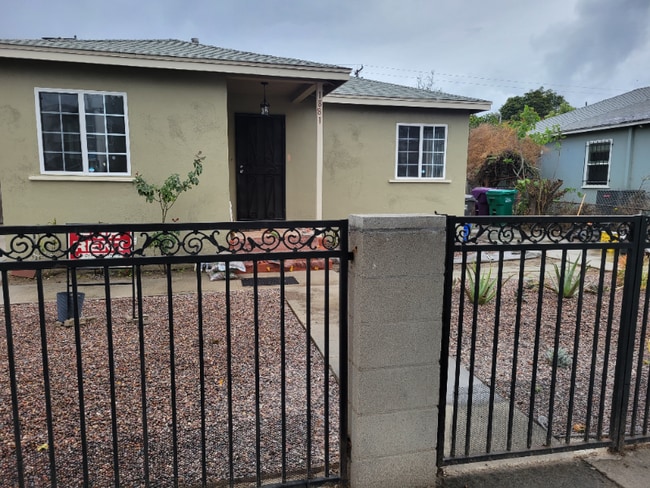 Building Photo - 1881 Harbor Ave