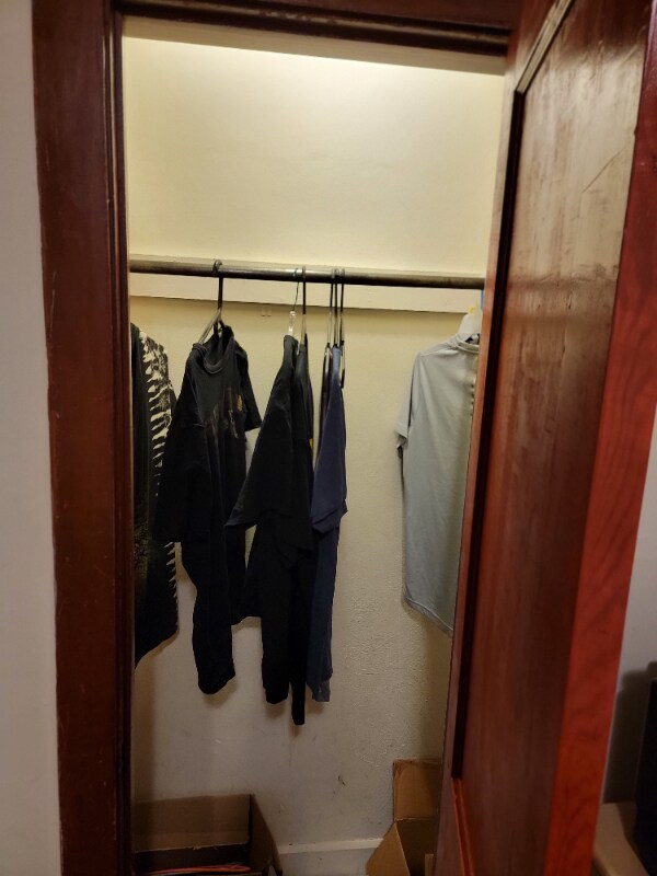 Building Photo - 1019 E 8th St