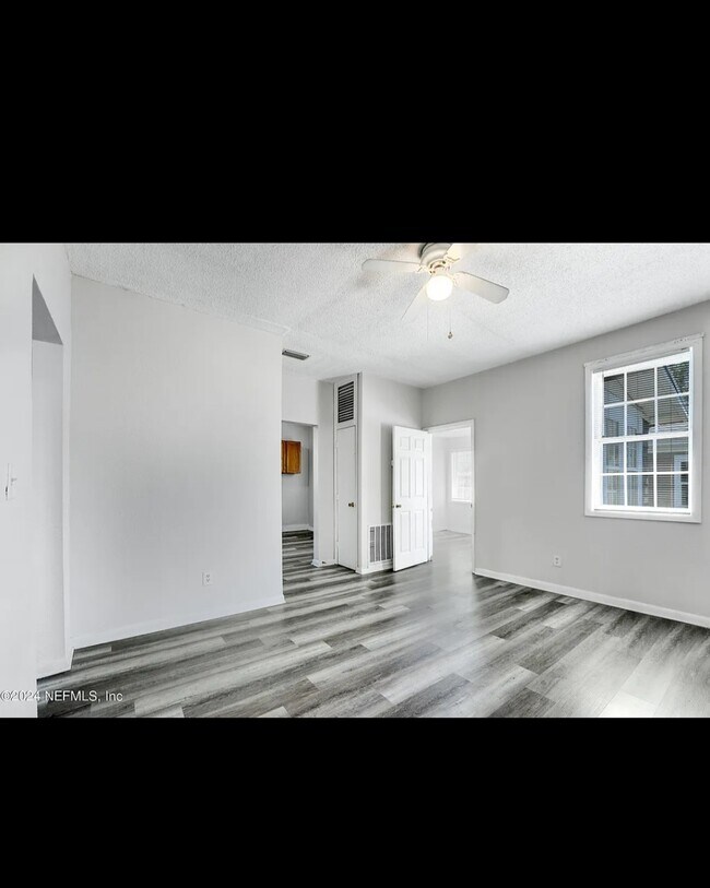 Building Photo - 2825 N Market St