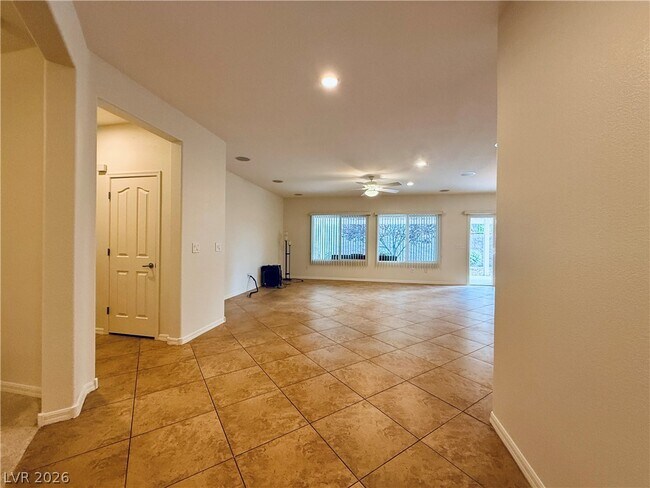 Building Photo - 2119 Gunnison Pl