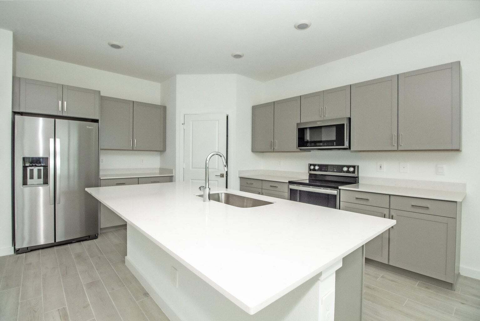 Building Photo - 5929 SE Skyblue Cir