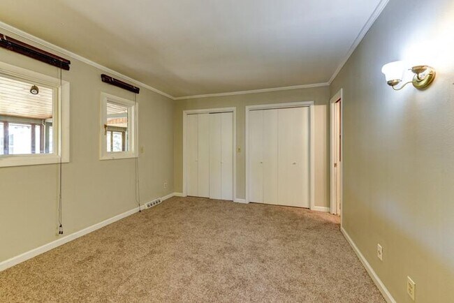 Building Photo - 4125 Apache Rd