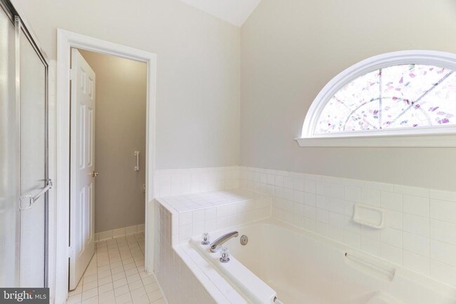 Building Photo - 13868 Racine Ct