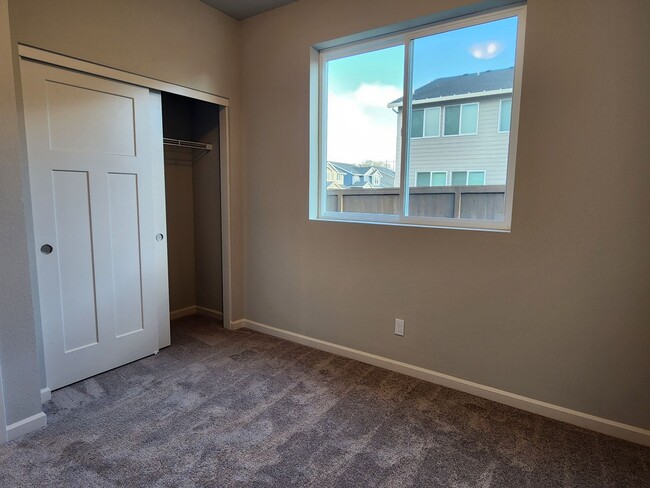 Building Photo - Available now! Newly Built 3 Bed / 2 Bath ...