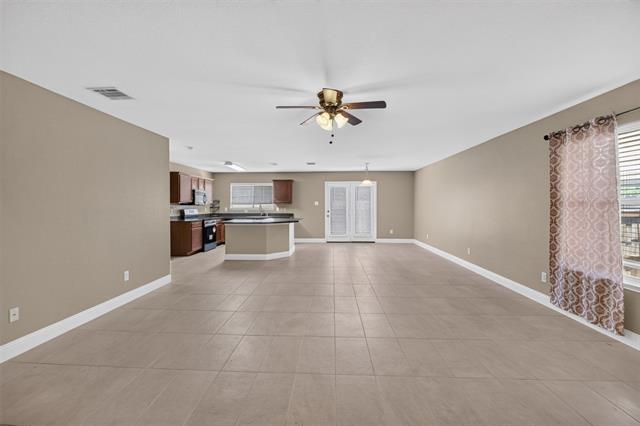 Building Photo - 2215 Splendor Ct