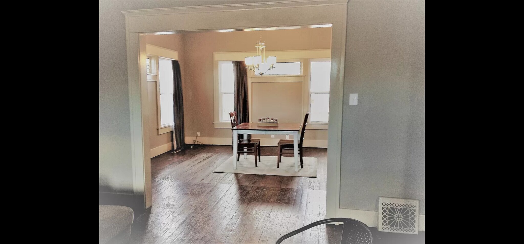 Building Photo - 901 S Broadway St