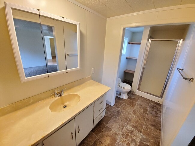Building Photo - 3 Bed 2 Bath Home w/ storage shed