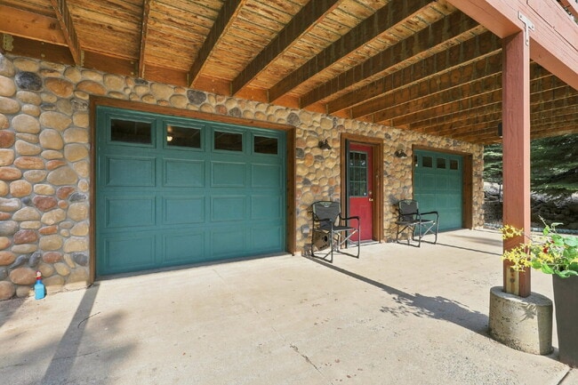 Building Photo - 3-Story, 5 bedroom, 3 bathroom in Harrison