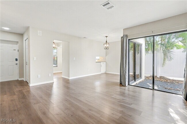 Building Photo - 1416 SW 50th St