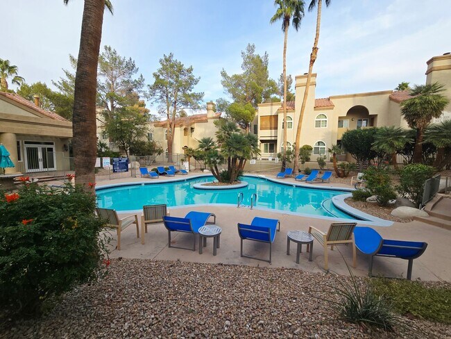 Building Photo - Bright & Furnished 2-Bedroom, 2-Bath Condo with Poolside Views