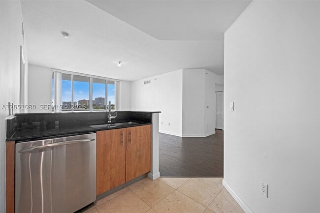 Building Photo - 7910 Harbor Island Dr