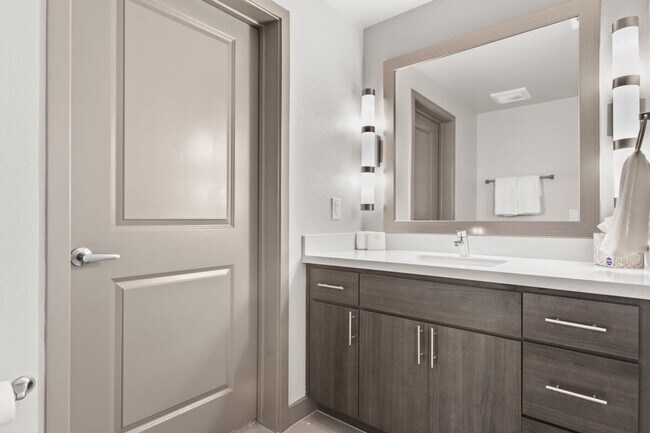 Building Photo - 400 N 2nd Ave