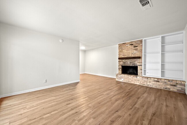 Building Photo - 2210 Quarry Rd