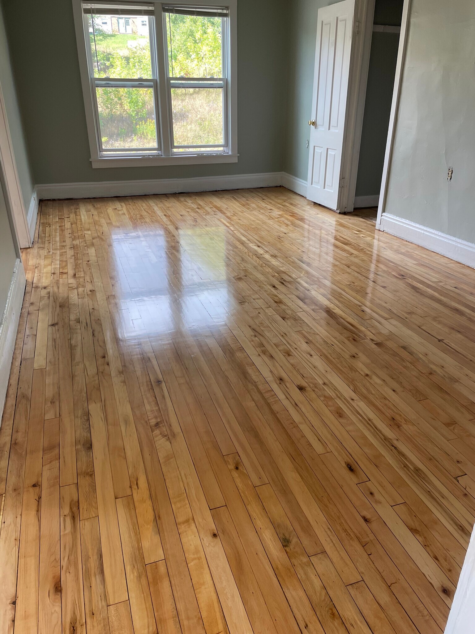 Building Photo - 204 E 4th St