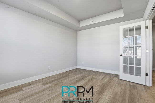 Building Photo - 2 Thornfield Dr