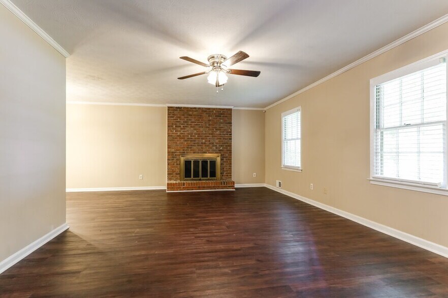 Building Photo - 1560 Cherry Hill Ct SW
