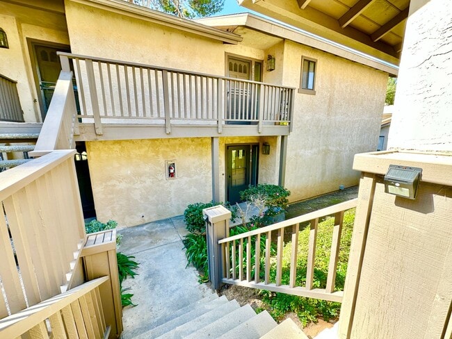 Building Photo - Beautiful, End-Unit, Ground Level, Largest SF 1/1 layout in the Pala Mesa Villas Community with G...