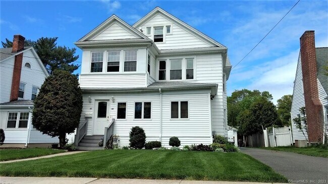 Building Photo - 60 Woodmere Rd