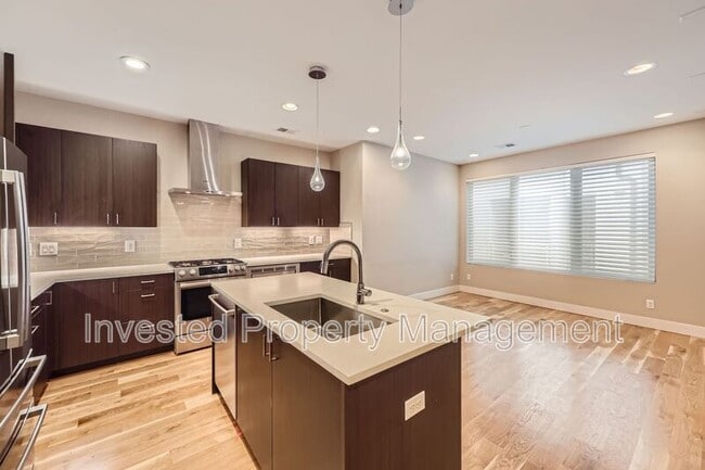 Building Photo - 1323 Elati St
