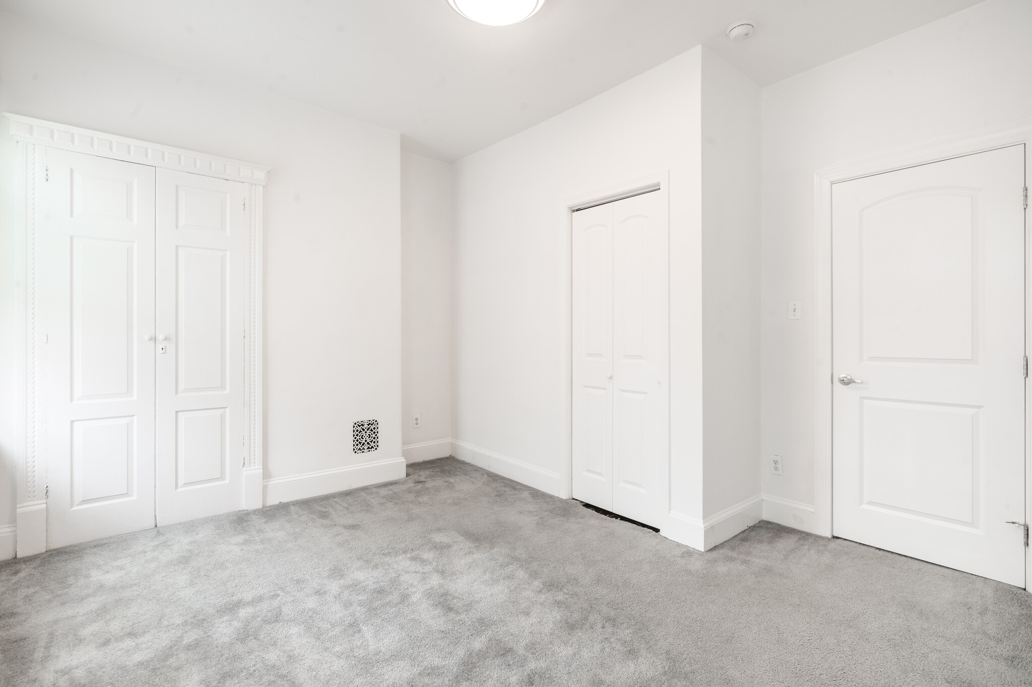 Building Photo - 1316 N Hollywood St