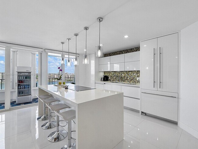 Building Photo - 550 S Ocean Blvd