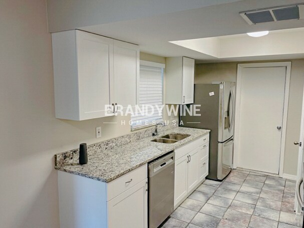 Building Photo - 805 Sprucewood Ln