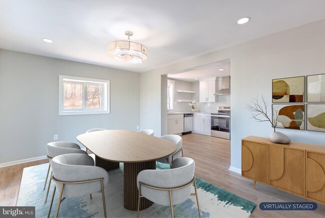 Building Photo - 422 Spackmans Ln