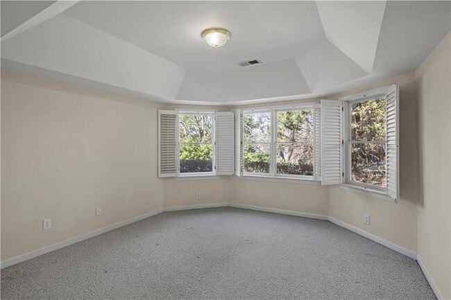 Building Photo - 5685 Lake Manor Trce