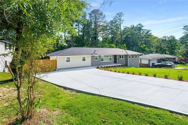 Building Photo - 681 Fielding Ln SW
