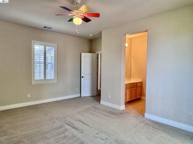 Building Photo - 7875 Kennard Ln