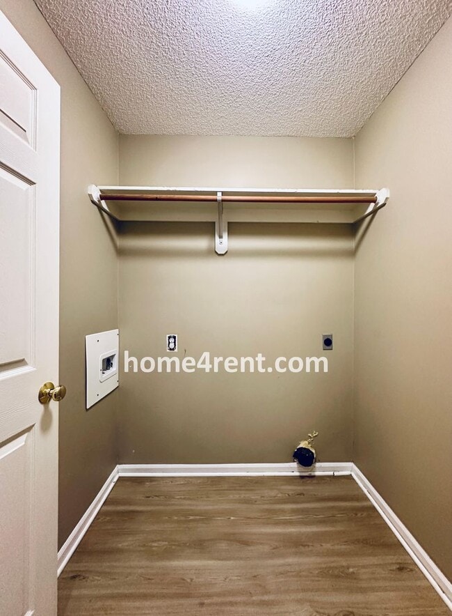 Building Photo - Blue Valley Schools w/ Wood Floors, Finished Basement and a Peaceful, Private Fenced Yard!