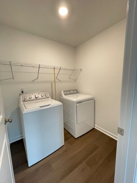 Building Photo - 540 Morning Lgt Dr