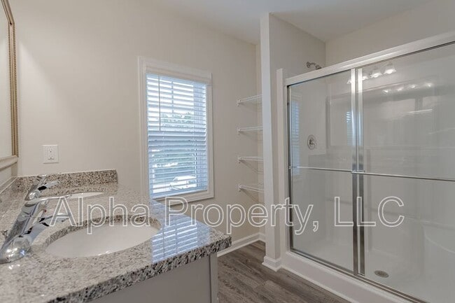 Building Photo - 8 Sabine Leaf Ct