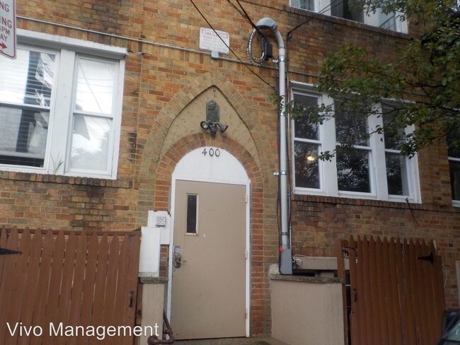 Building Photo - 398-400 S 15th St