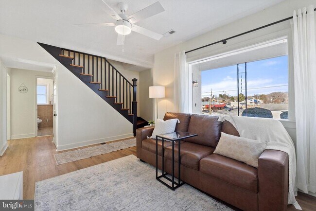 Building Photo - 701 S 2nd St