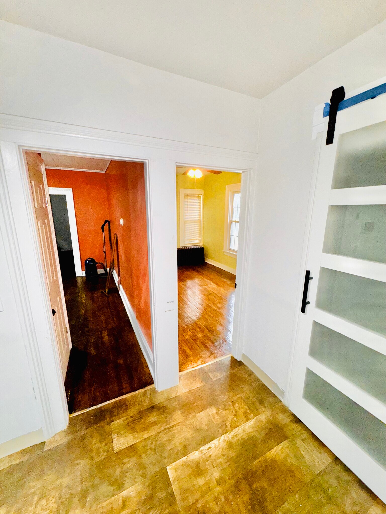 Secondary bedroom entrance - 412 Pearl Lake Rd