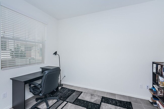 Building Photo - Modern Oceanside Townhome with Resort-Style Amenities