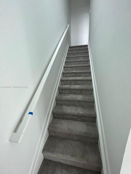 Building Photo - 212 SE Woodbark St