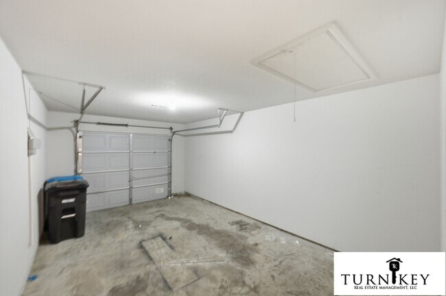 Building Photo - 3116-3118 S Cherry Ln