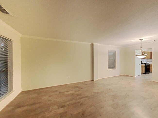 Building Photo - 9818 Golden Prairie Ln