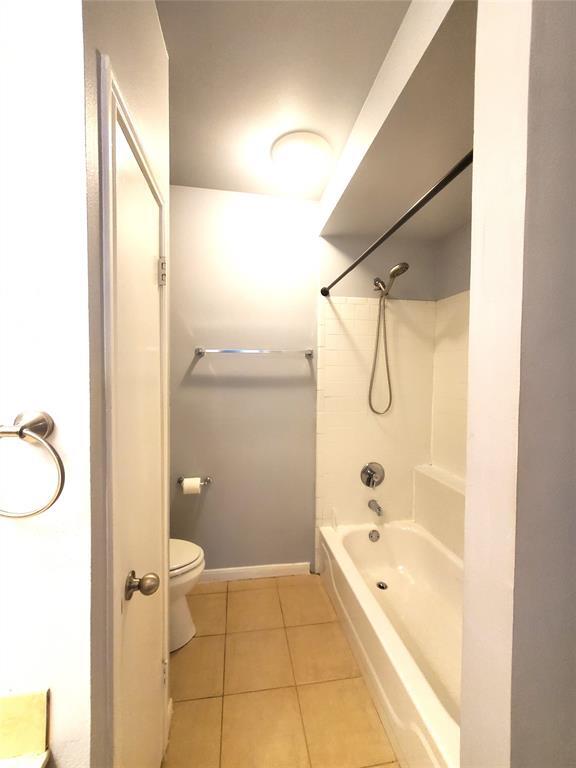 Building Photo - 2209 Hancock Dr