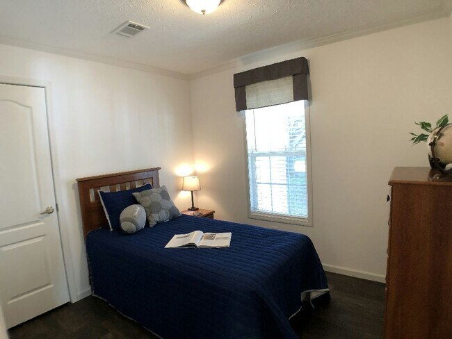 Building Photo - 346 Eland Dr