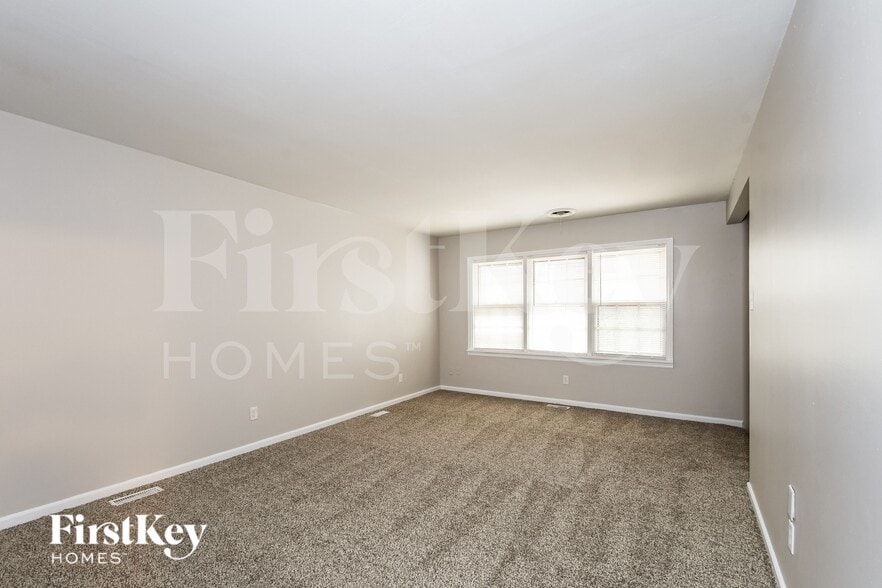 Building Photo - 9846 Rivermont Dr